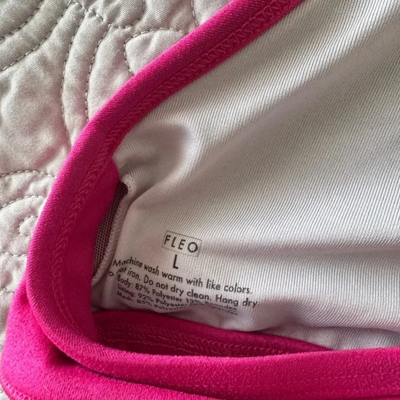 Fleo Bundle Lot 3 Reinette Sports Bras in Hot Pink, Red, & White Large - Picture 4 of 4